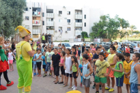  بالصور: المركز الجماهيري ينظم عرضاً للأطفال في حي شيكونات العرب بمدينة يافا 